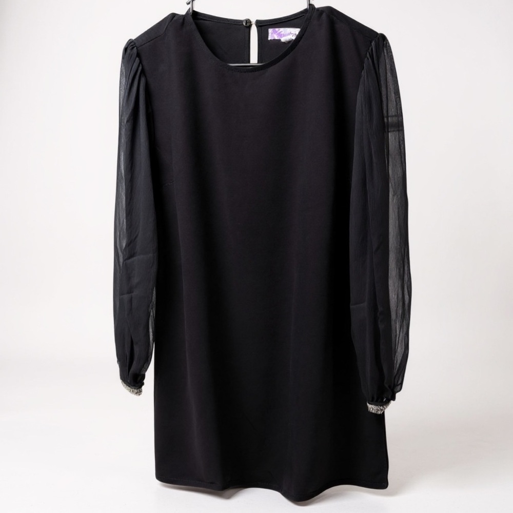 Truhnology Women's Long Sleeve Dress Size 8
19"PTP. 33"L.